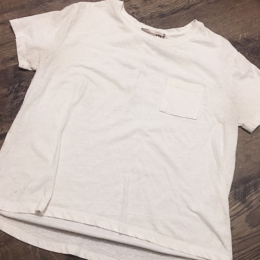 Scoop Neck Pocket Tee ‼️*ADD TO BUNDLES!!*‼️